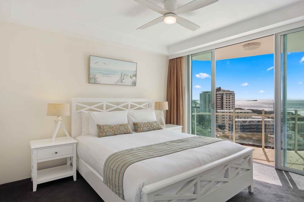 2 Bedroom Deluxe Spa Apartment with Ocean View photo 2