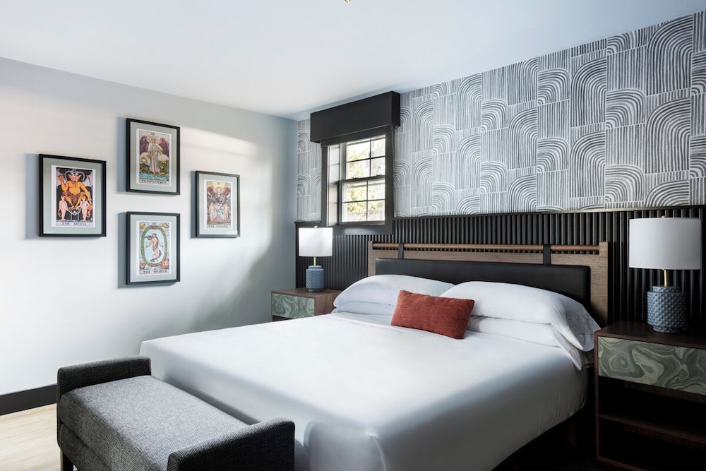 Suite, 1 King Bed with Sofa bed, Mobility Accessible photo 1