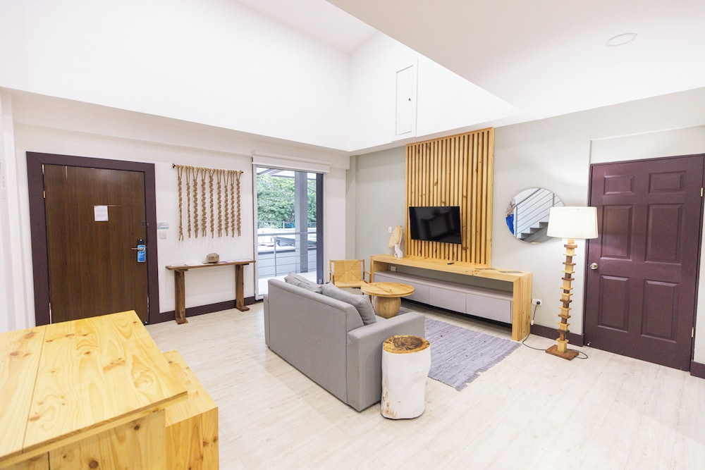 Premium Studio Suite photo 2