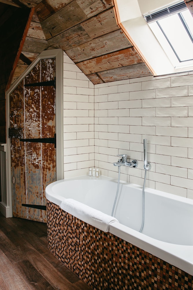 Signature Hayloft Double Room photo 3