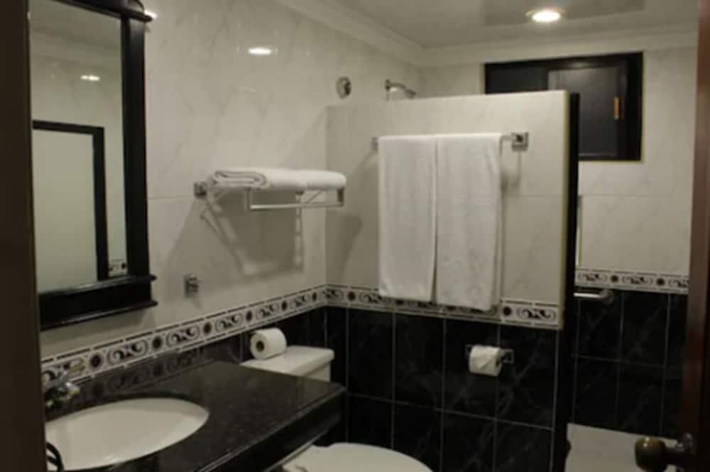 Double Room - Photo 6