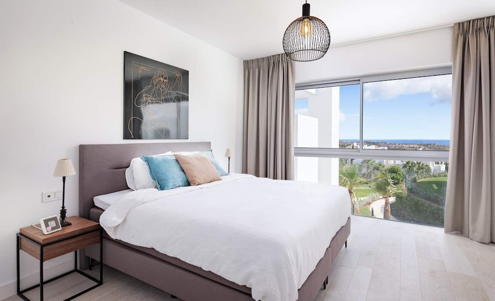 Apartment, 2 Bedrooms, Accessible photo 2