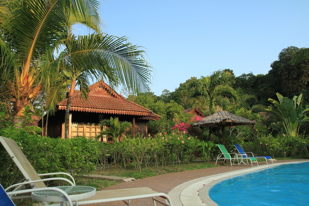 Pool Villa with Half Board (Breakfast and Dinner) - Triple photo 2