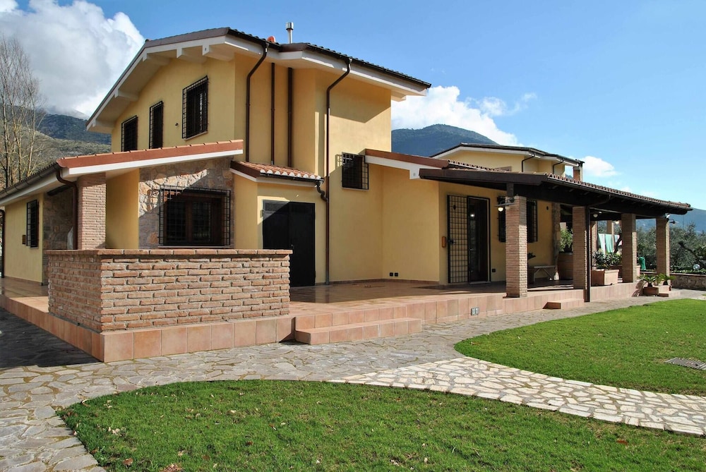 Villa, 4 Bedrooms, Patio, Garden View photo 3