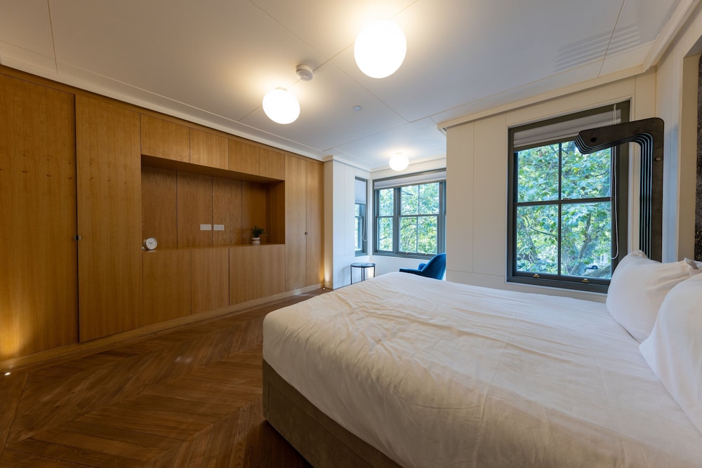 Suite, Hot Tub (Eight Suite) - Photo 5
