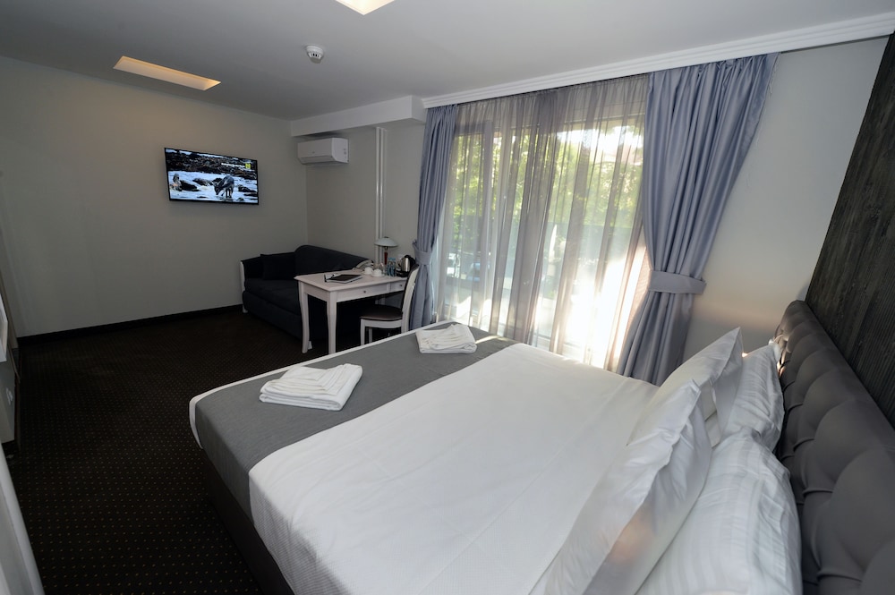 Deluxe Double Room, Jetted Tub, City View photo 1