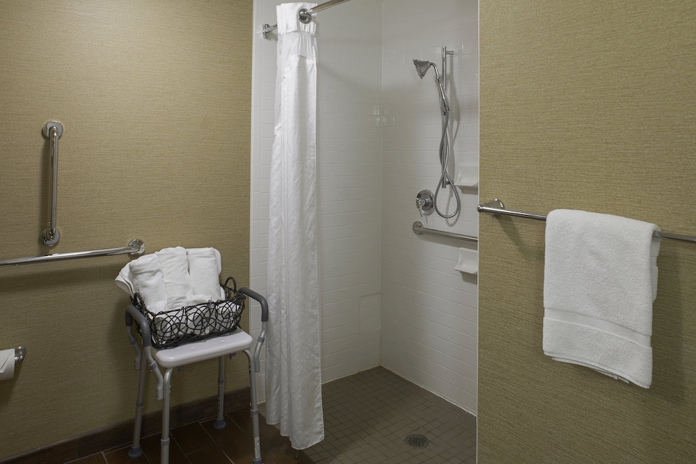 Room, 2 Queen Beds, Accessible (Communications, Mobility) - Photo 3