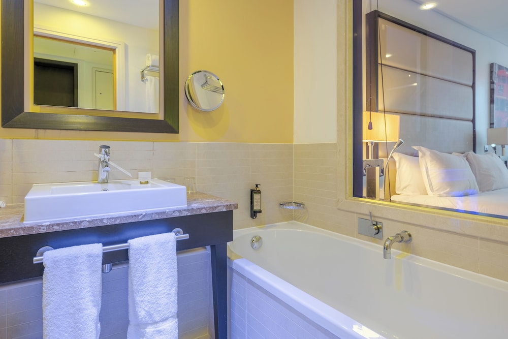 Family Triple Room thumbnail 5