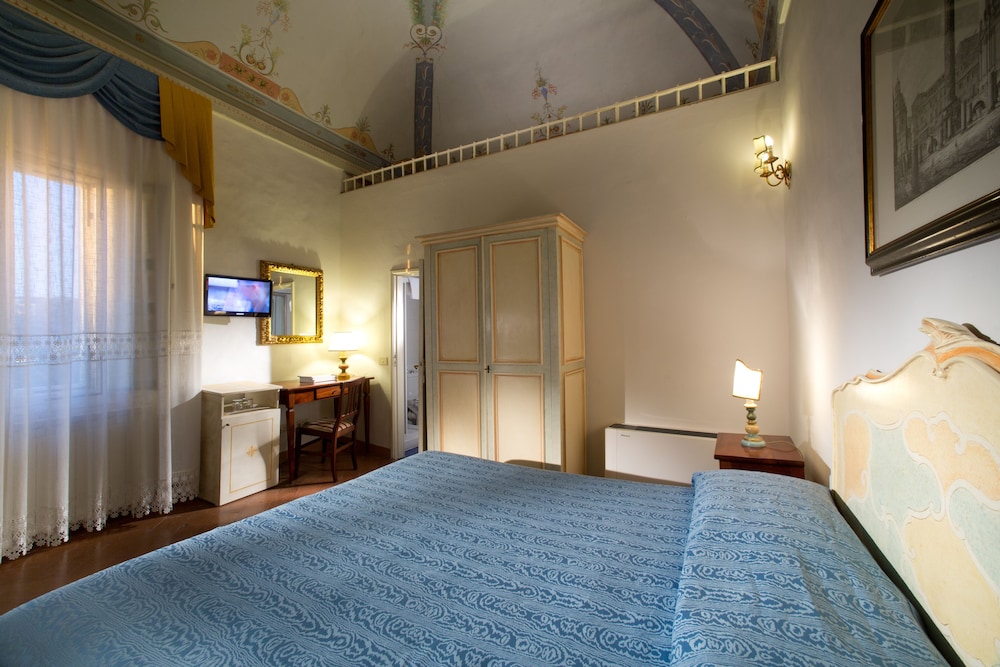 Classic Double Room, Garden View