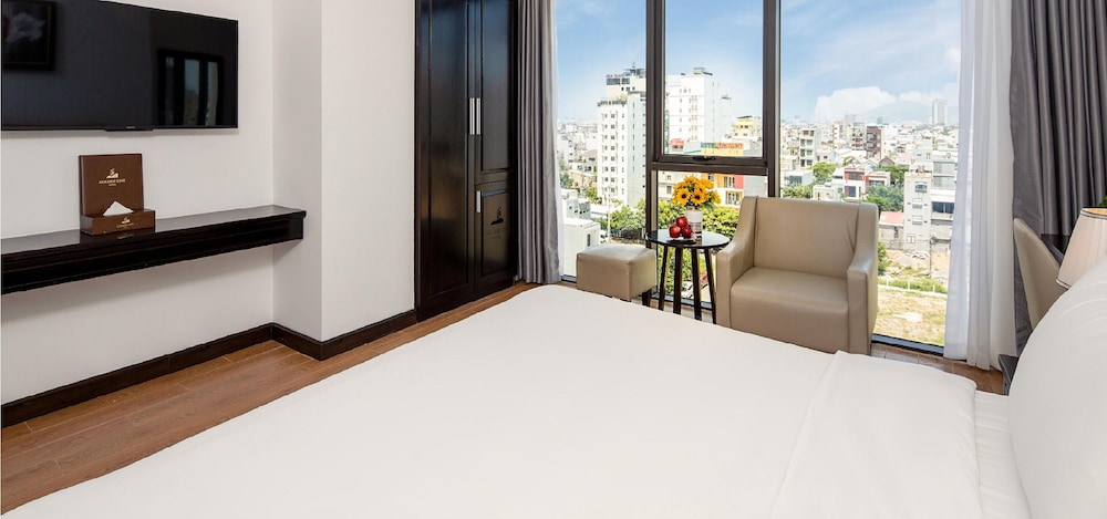 Deluxe Double Room, Bathtub, City View - Photo 6