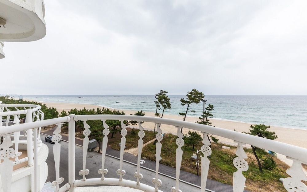 Twin Room, Ocean View - Photo 7
