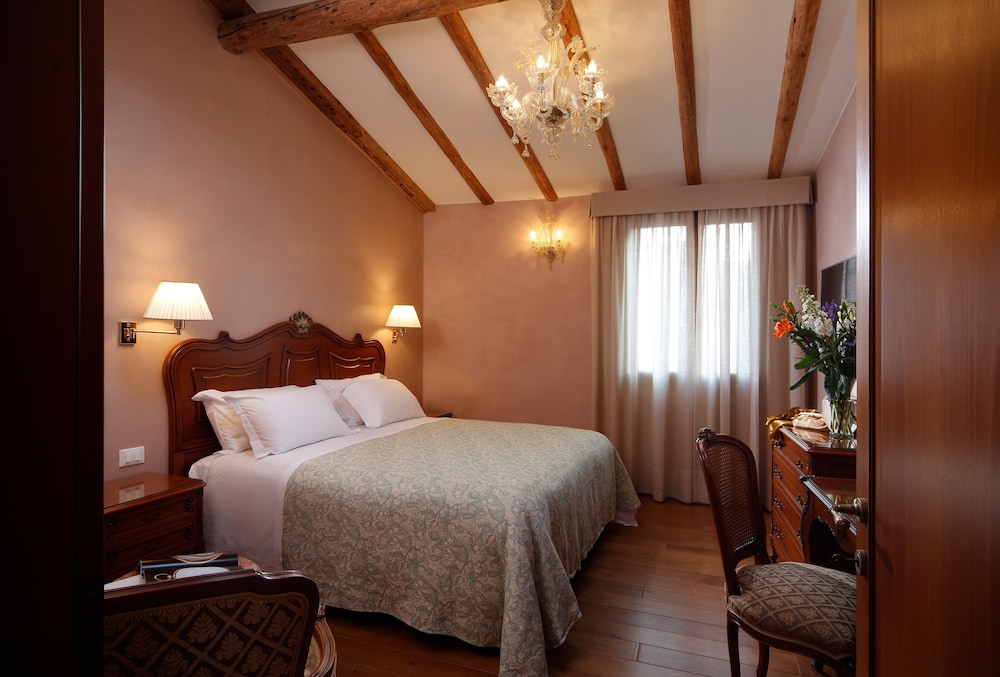 Suite photo 1