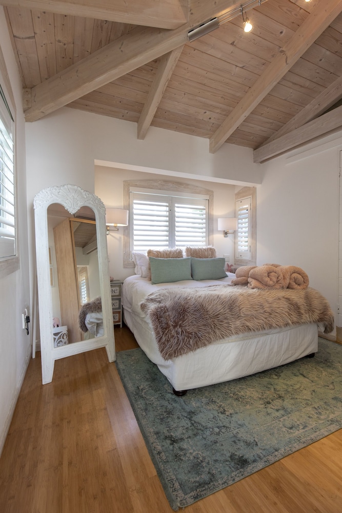 Clifton YOLO Spaces Clifton Sea View Penthouse