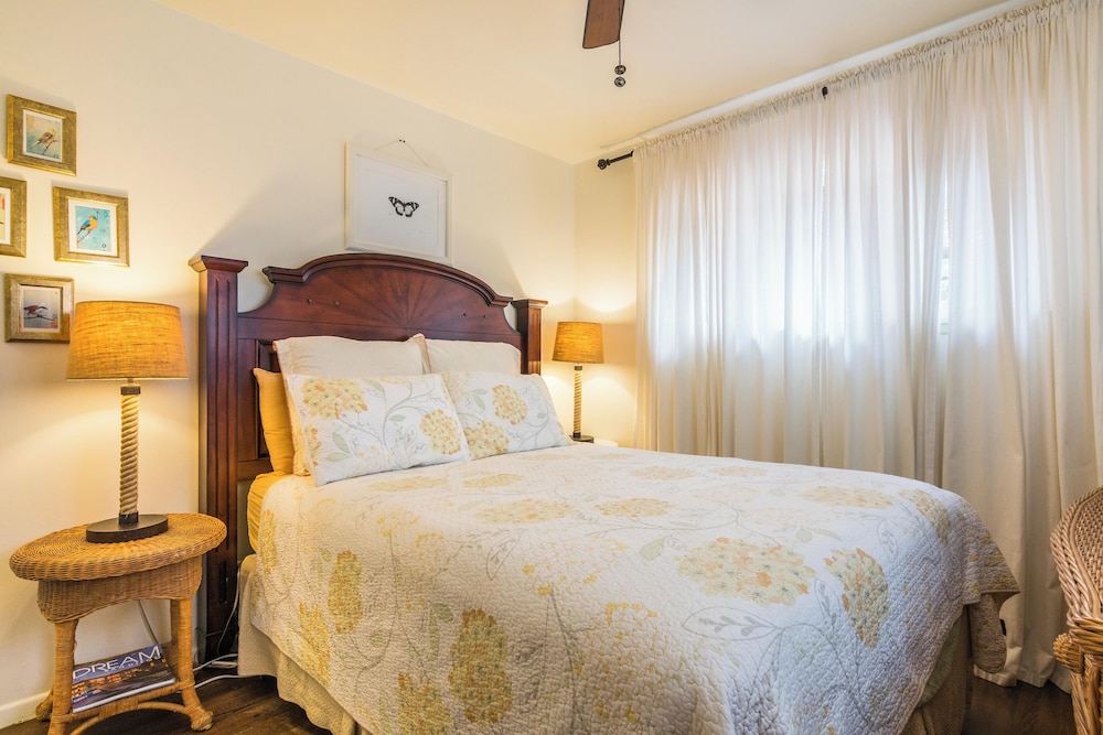 Cottage, 1 Bedroom, 1 Queen Bed, Kitchen, Fireplace (Sea Bright)
