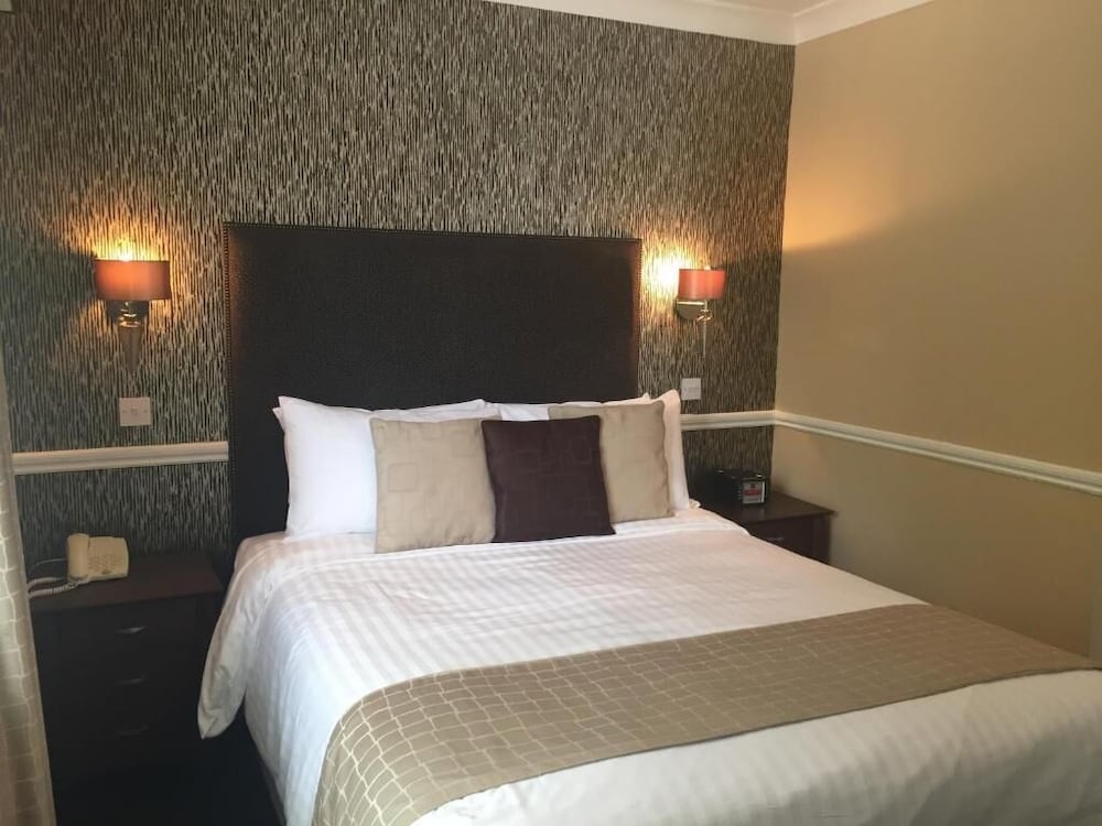 Deluxe Room, 1 King Bed, Non Smoking - Photo 3