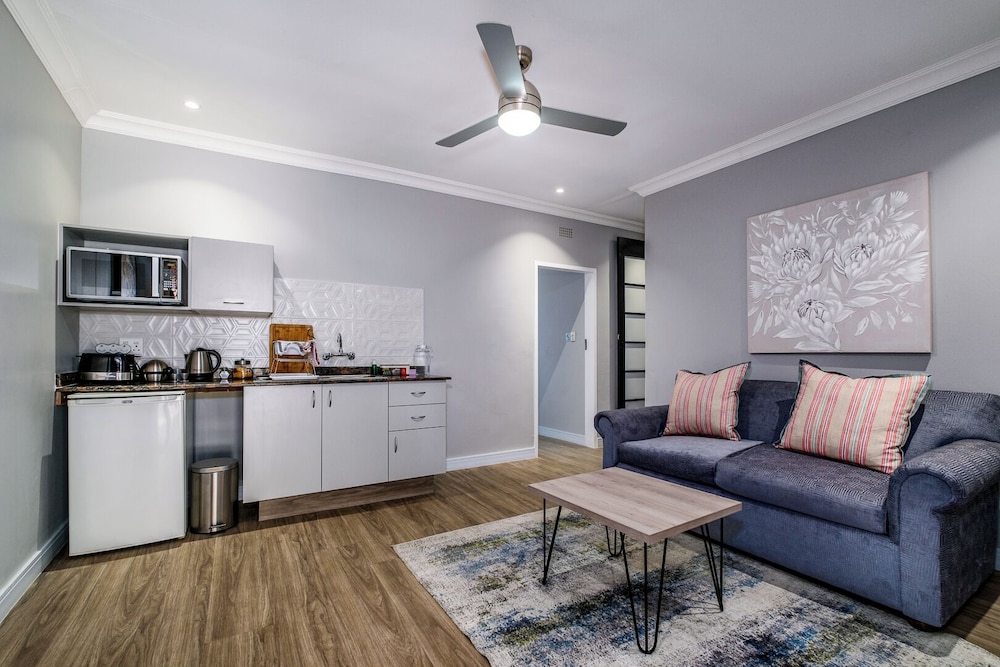 Luxury Double Self Catering Suite photo 3
