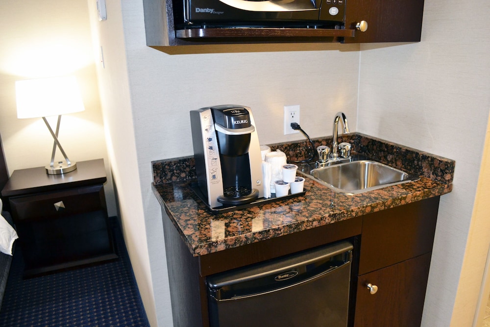Standard Room, 2 Queen Beds, Accessible (Mobility) - Photo 4