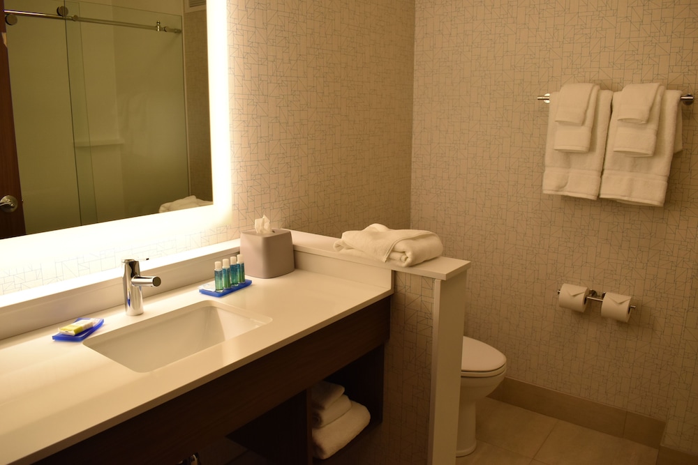 Holiday Inn Express & Suites - Boston South - Randolph by IHG, Bild 3