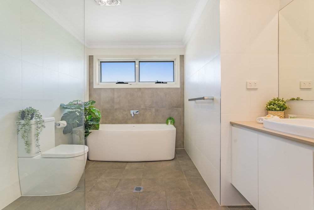 Executive Townhome, 3 Bedrooms photo 2