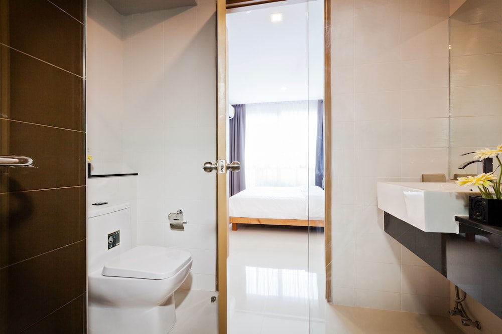 Deluxe Studio With Balcony Room photo 2