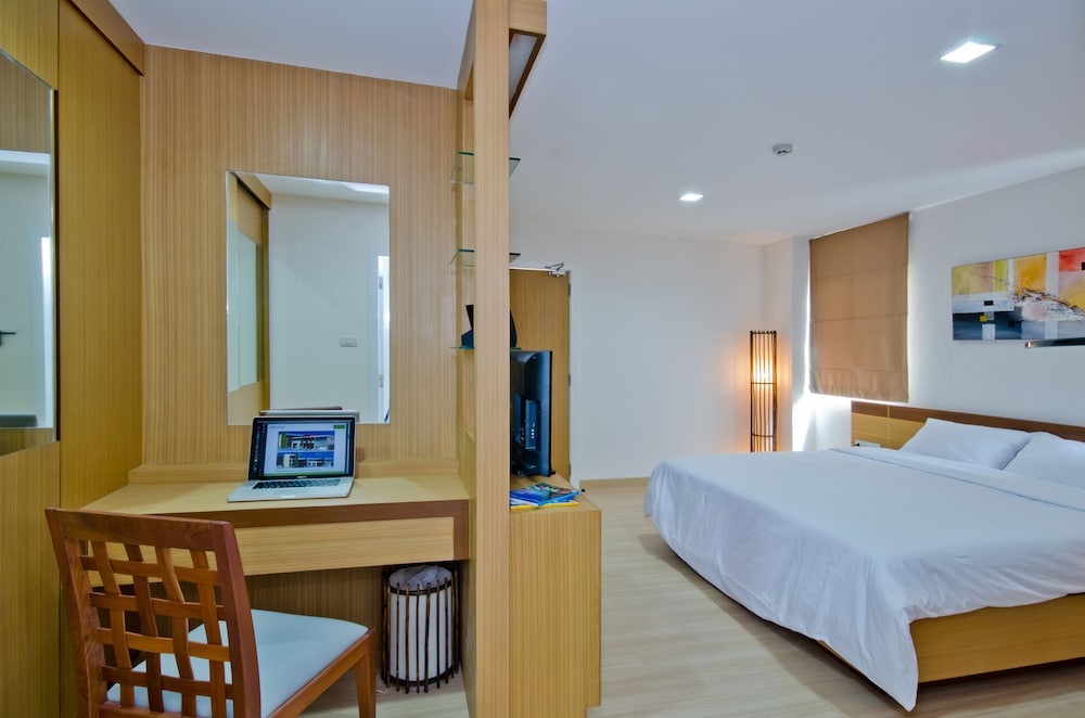 Executive Room, 1 King Bed photo 3