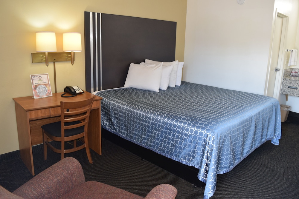 Standard Room, 1 King Bed