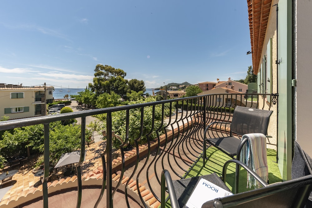 Classic Room, 2 Bedrooms, Balcony photo 2