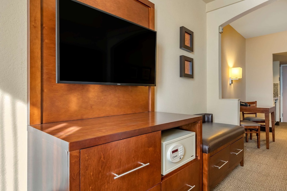 Suite, 2 Queen Beds, Non Smoking - Photo 5