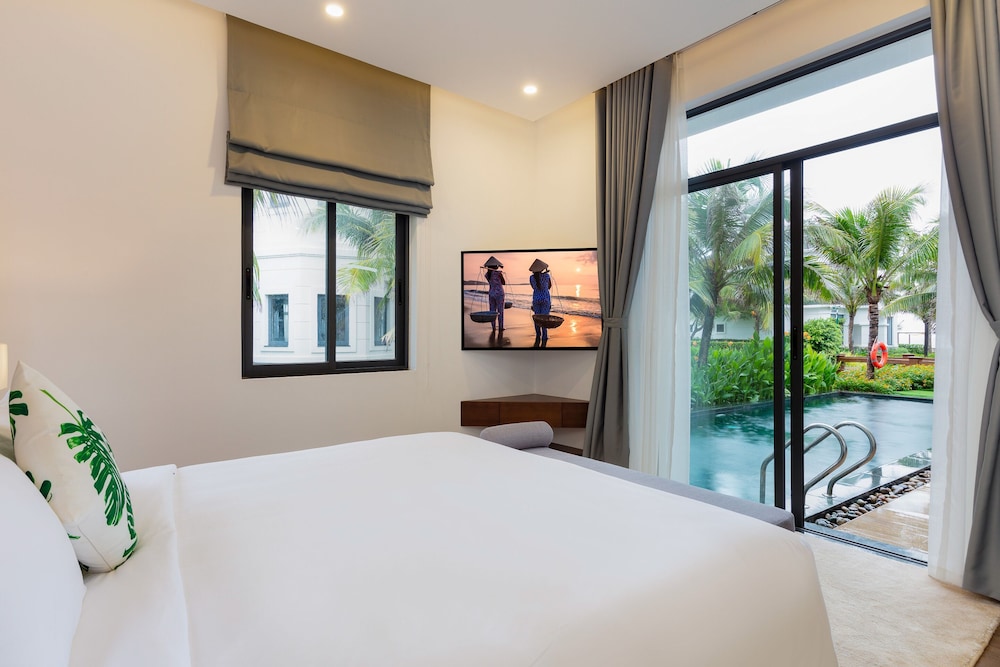 Villa, 4 Bedrooms - Photo 1
