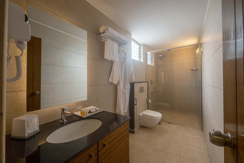 Executive Room - Photo 6