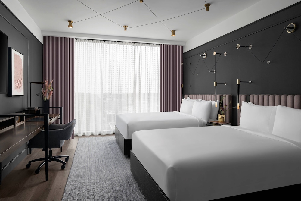 Premium Room, 2 Queen Beds - Photo 7