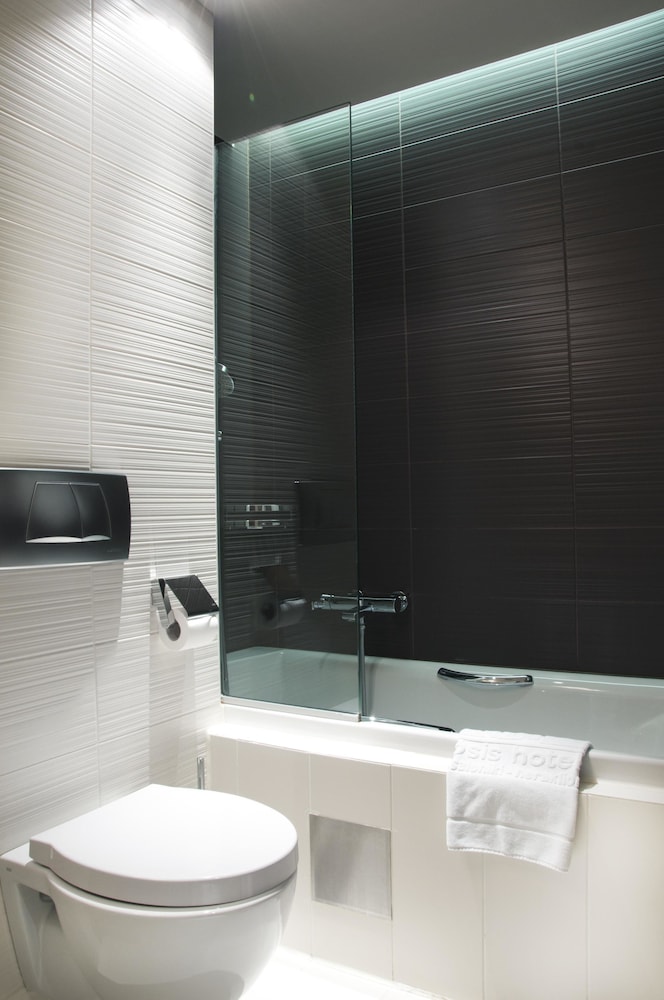Executive Room - Photo 13