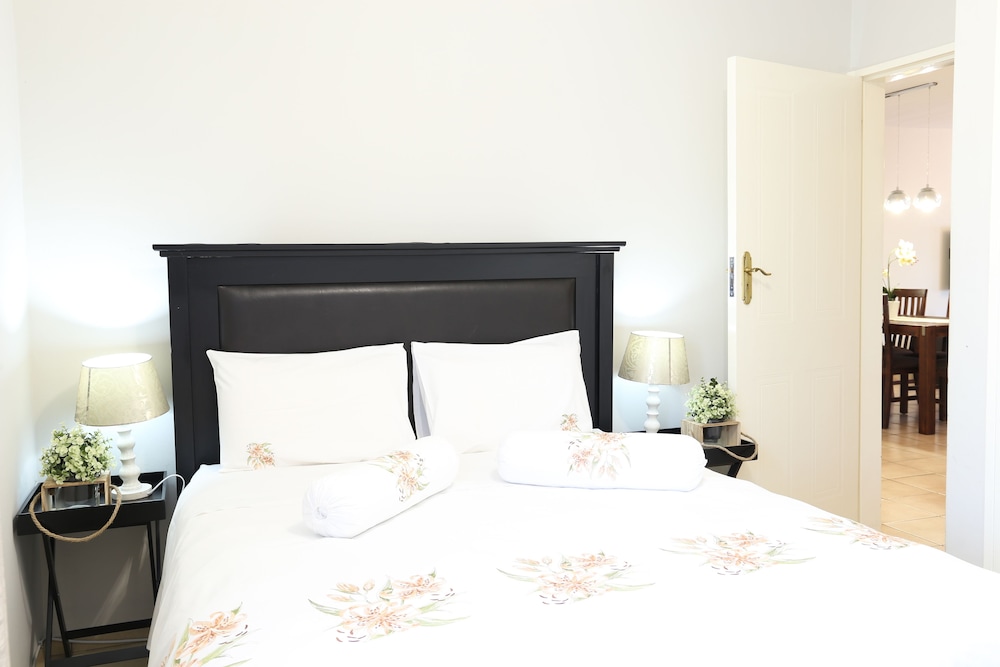 Self-Catering Luxury Apartment photo 1