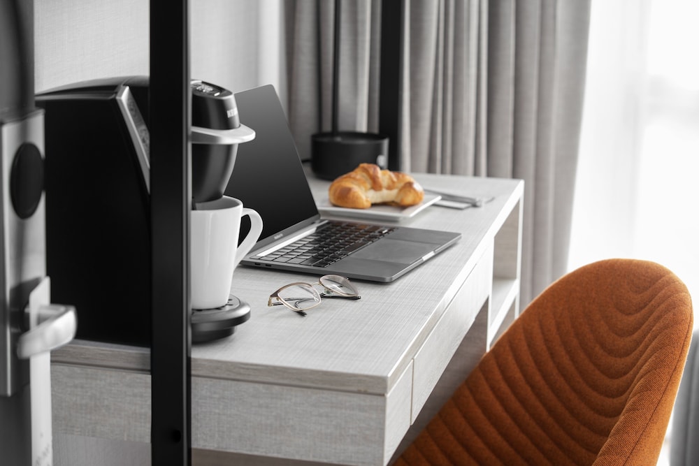 Standard Room, 1 King Bed, Accessible (Communications)