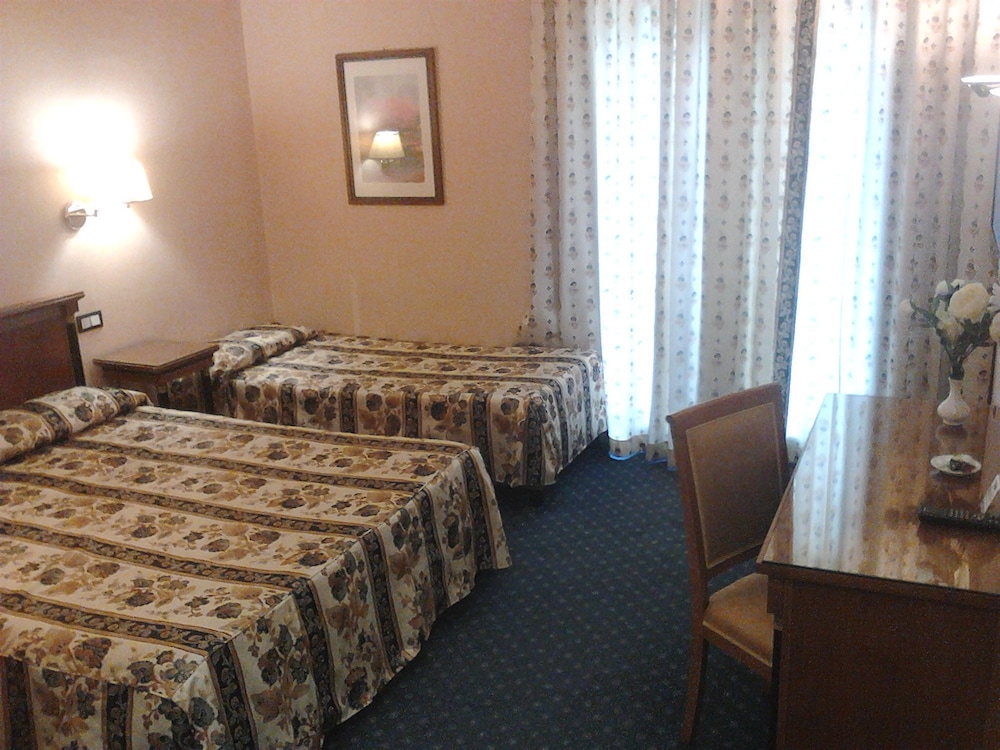 Comfort Triple Room