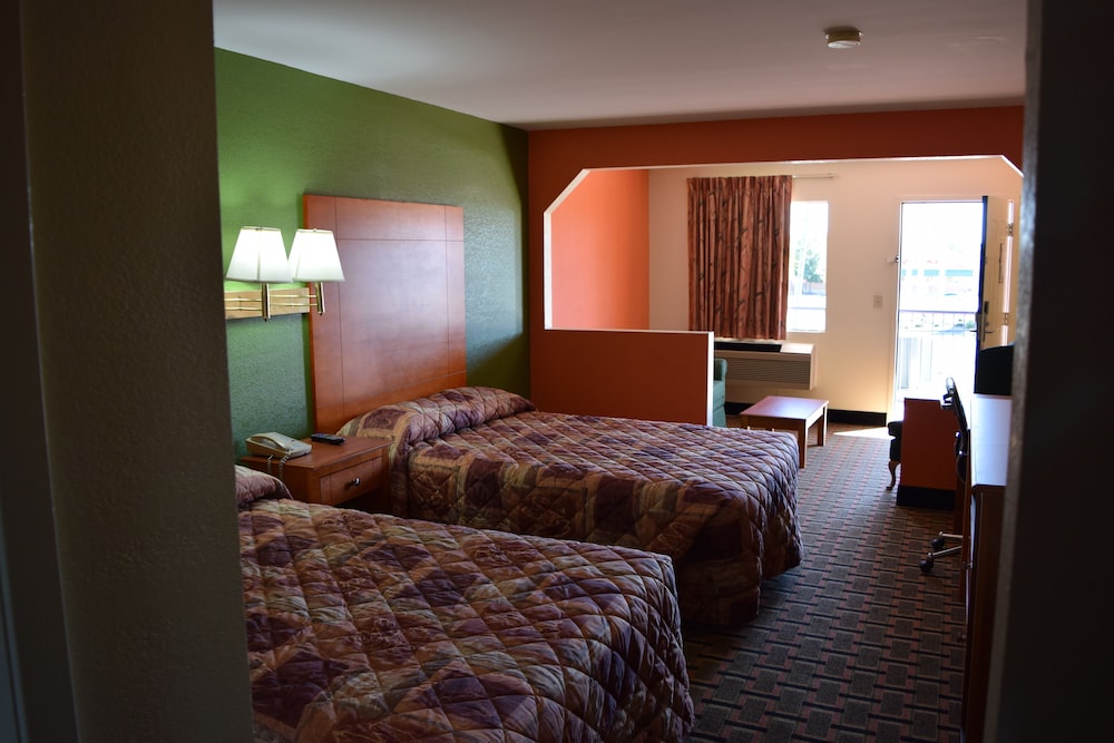 Standard Room, 2 Double Beds, Non Smoking - Photo 5