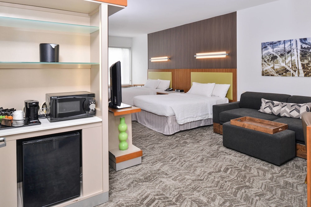 Suite, 2 Queen Beds - Photo 5