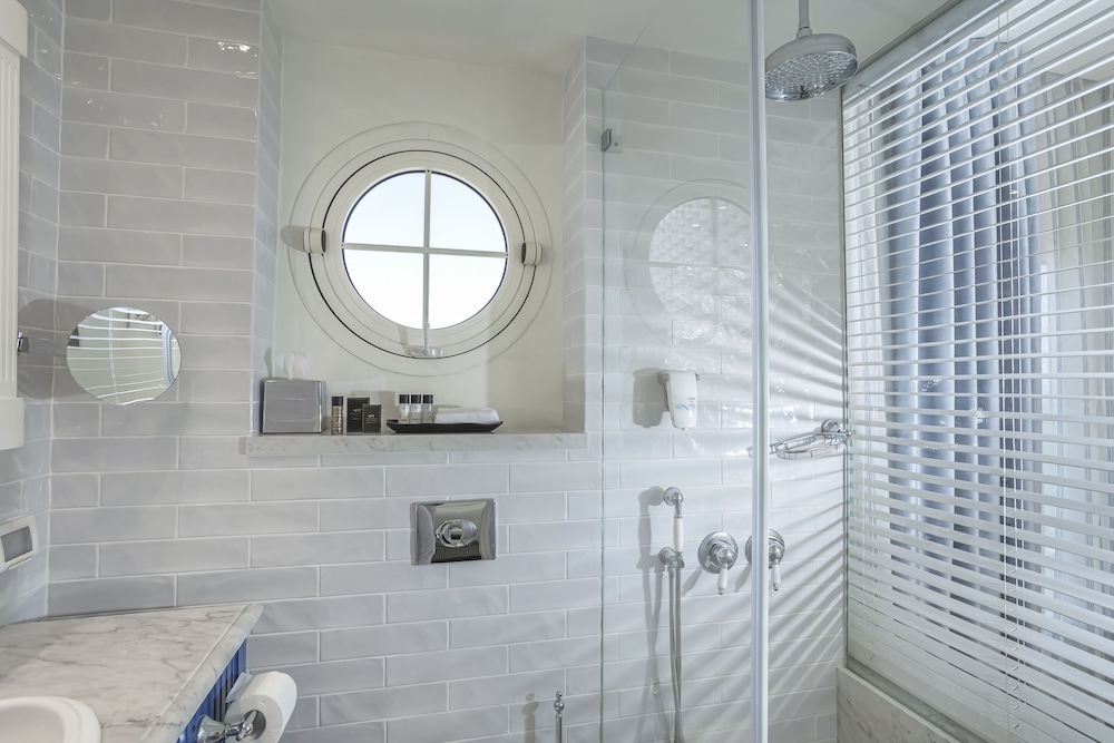 Spa Room - Photo 8