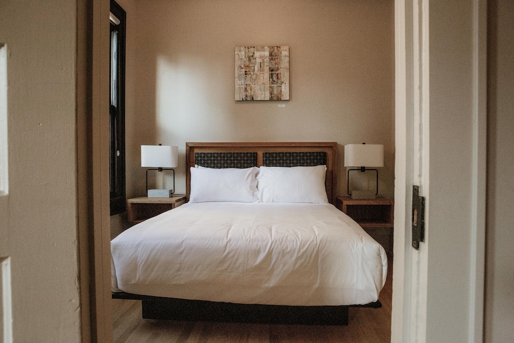 Suite, 1 Queen Bed with Sofa bed