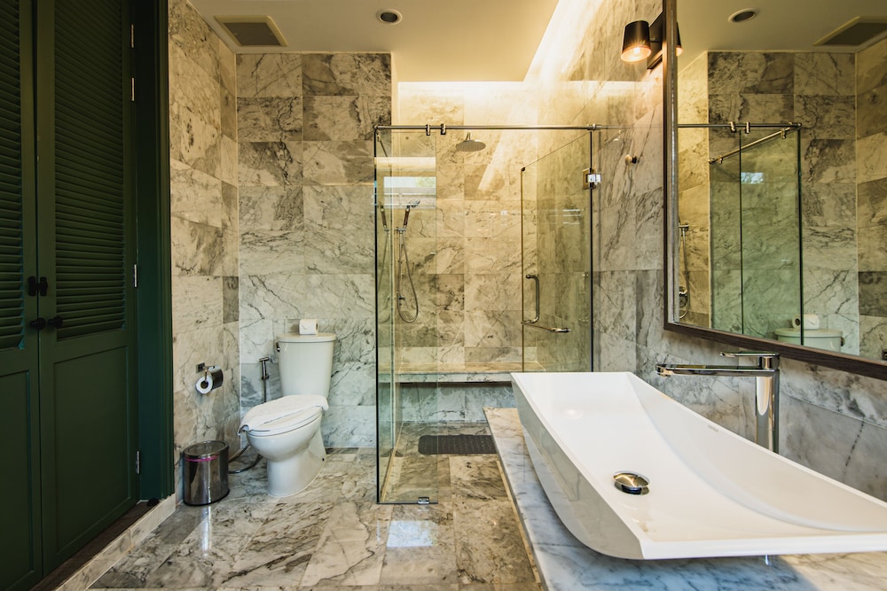 Room, Bathtub, Canal View photo 3