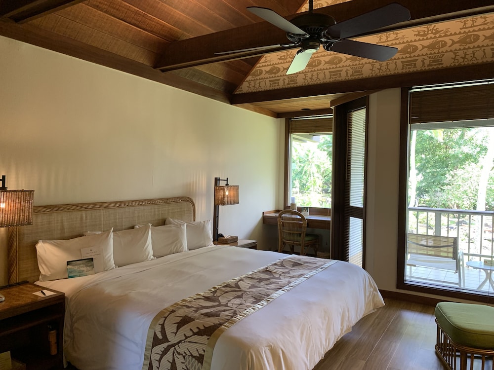 Room, Garden View