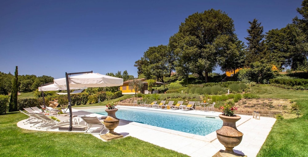 Villa photo 3