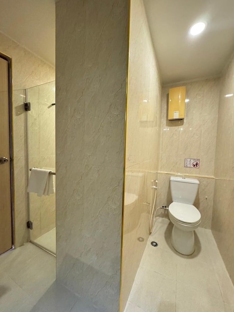 Deluxe Twin Room photo 3