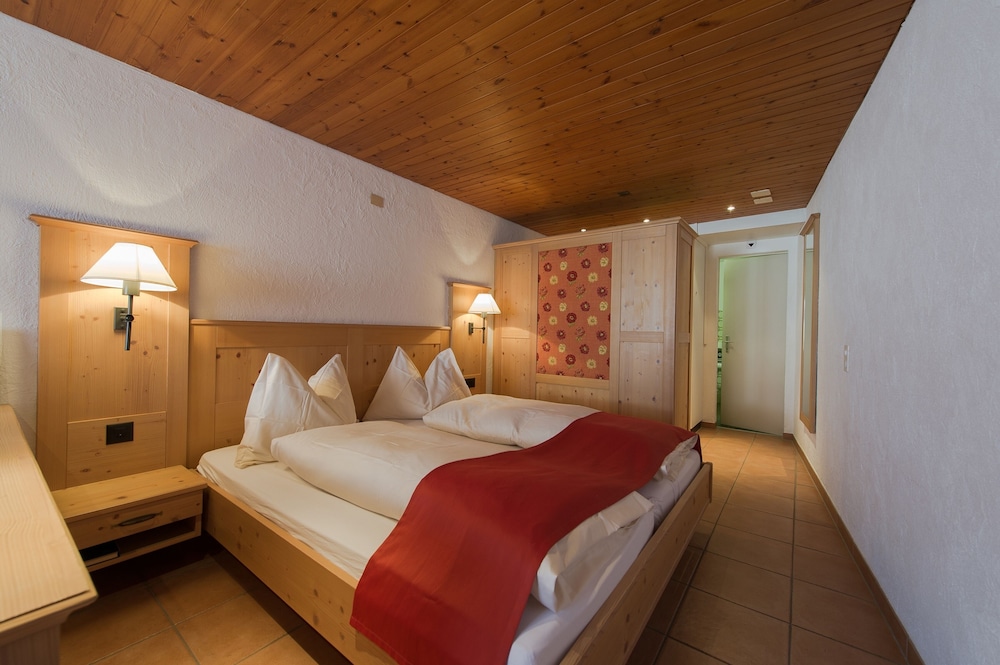 Superior Double Room with extra beds for 3 photo 3
