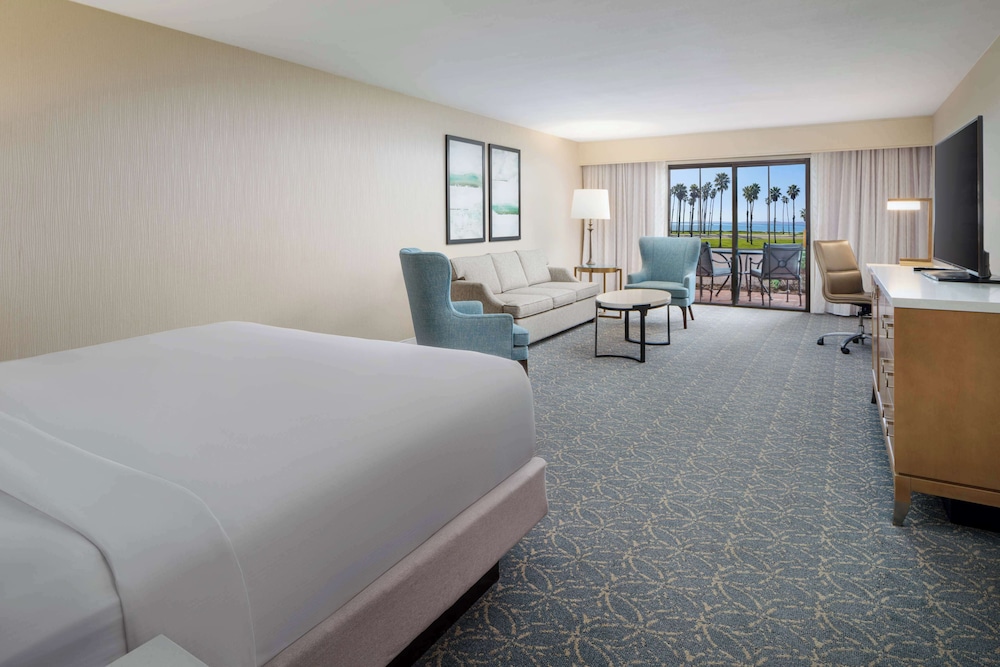 Room, 1 King Bed, Accessible, Ocean View (Hearing)