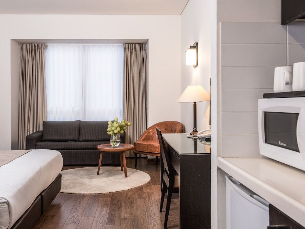 Executive Double or Twin Room With Kitchenette (club lounge access) - Photo 1