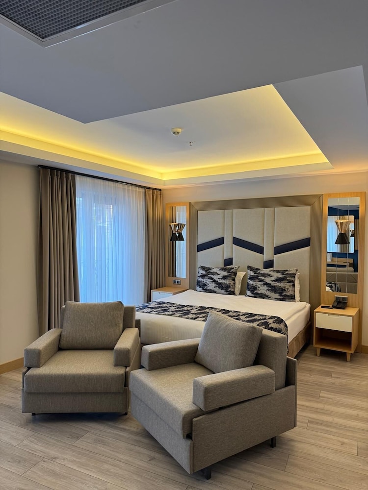 Family Quadruple Room photo 1