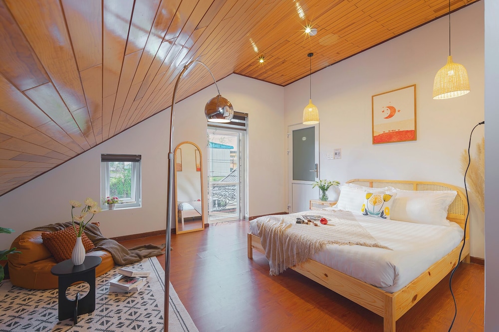 Deluxe Double Room - Photo 14