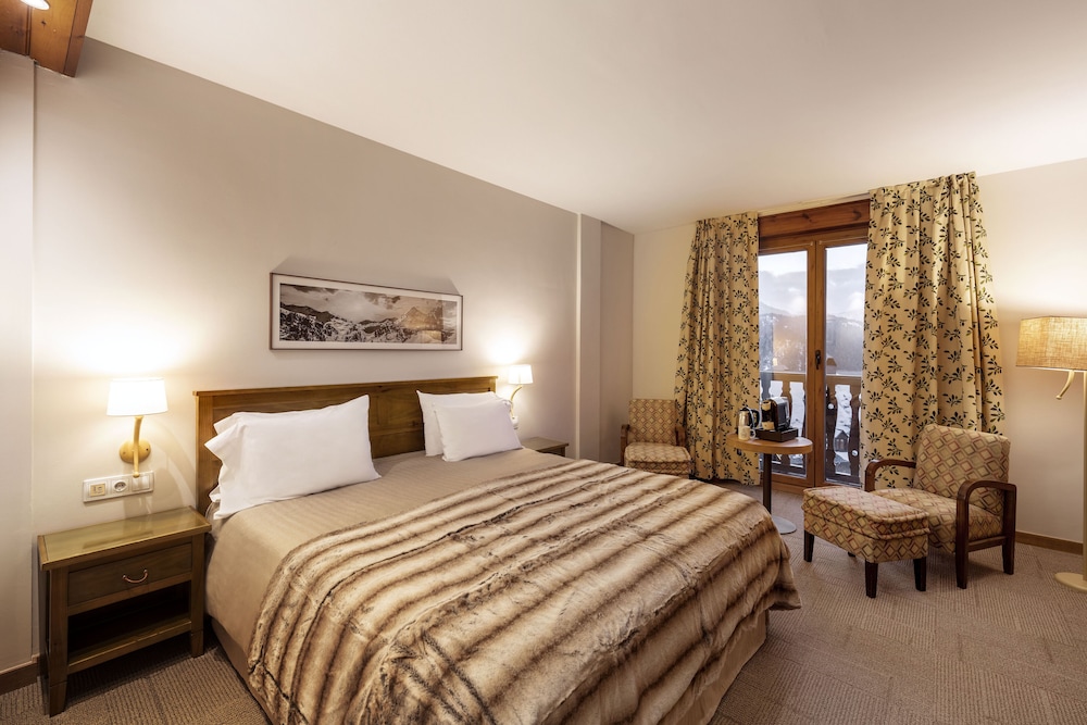 Premium Room (Occitania, with View, 2 Adults)
