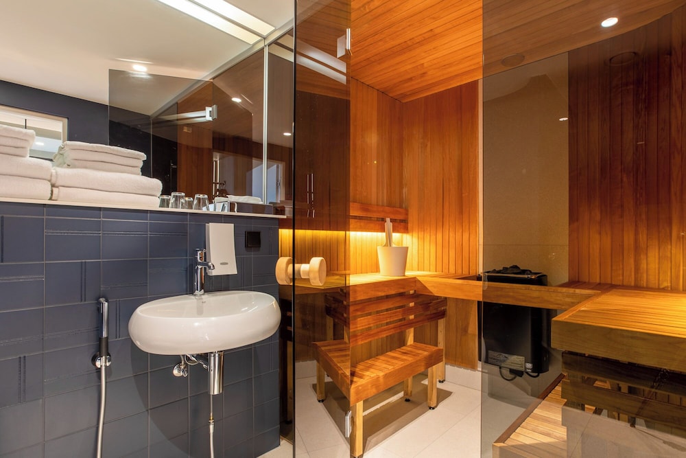 Suite, Balcony photo 3